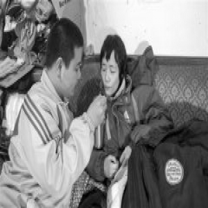 母亲确诊肺癌晚期 15岁少年一人扛起整个家