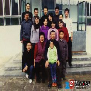 【全国文明家庭】爱心妈妈吴秀芳：用勇气撑起贫苦家庭 资助孩子重回校园