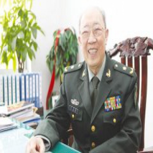 上海95岁中科院院士坚持出诊开刀，反对机器人手术