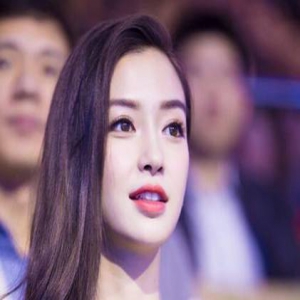 Angelababy深夜发文：做妈妈比我想象得幸福忐忑