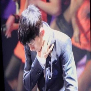 张杰演唱会声音嘶哑 深夜致歉连发46个“对不起”