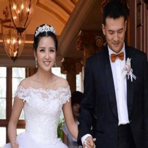 疑似何洁老公打情感热线爆料：两人夫妻生活不和谐