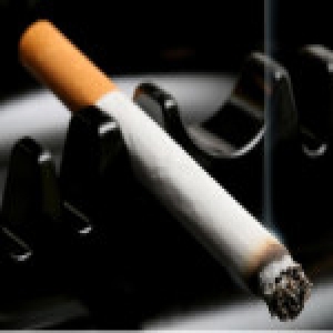 男子难耐烟瘾车上吸烟 触发报警器致高铁晚点