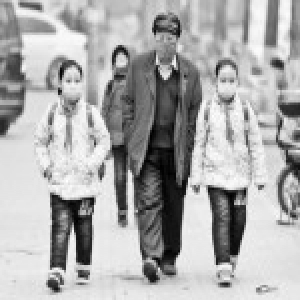 重雾霾来袭 女子想给女儿教室装净化器被拒绝