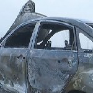 村民去上坟，没想到十几万的真车给烧走了