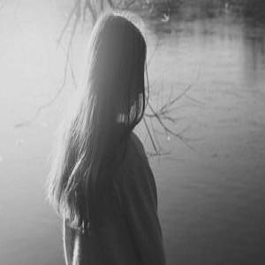 济南一女大学生赤裸跳楼自杀 曾哭诉不想上学