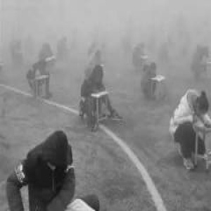 河南一中学雾霾天让480余学生露天考试 校长停职