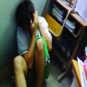 海南“中学生殴打小学生视频”打人者获原谅