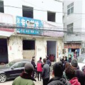 务工人员为争生意打群架 1人被打死后私处被毁