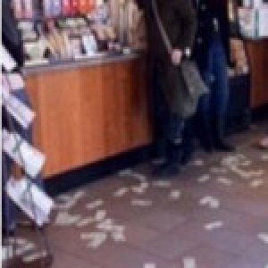 男子租豪车住高档酒店装大款 骗色敛财百余万