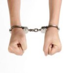 武汉男子携款潜逃 因想念母亲17年后投案自首