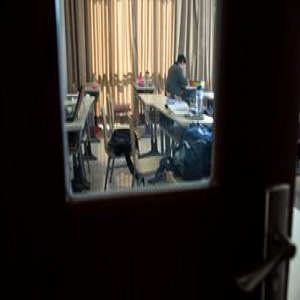 研究生为考公务员拼了：只要考上立马退学