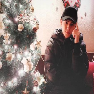 付辛博暖心送祝福却惹粉丝担心：你越来越瘦了