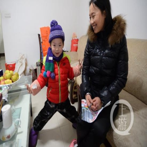 男童被父亲放幼儿园10个月:快记不清妈妈样子了