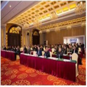 欧普商照携“新欧普，新方向”惊艳采购趋势论坛