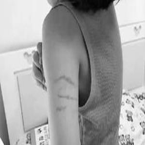 幼师与女童互踹 家长称孩子身上曾多次带伤(图)