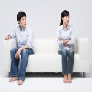 女子因老公夸闺蜜“发型好” 吃醋喝下一瓶药