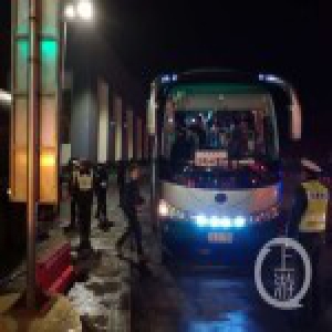 幼童学动画人物喊救命 妈妈制止被当成人贩子