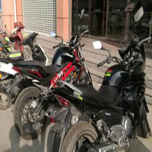 济南14岁少年组团偷车 未达刑事责任年龄不处罚