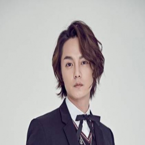 尹正深夜玩游戏喜极而泣 引黄子韬吐槽：有意思吗