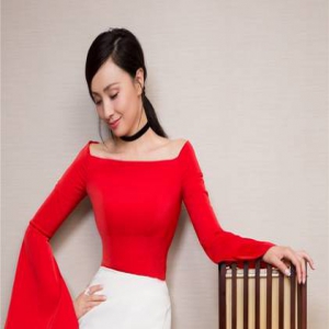 陶虹杨柳腰优雅性感 “猪八戒媳妇”又美回来啦(图)