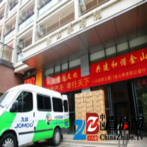 亲情缺位的时代，谁给老人撑起一片天？