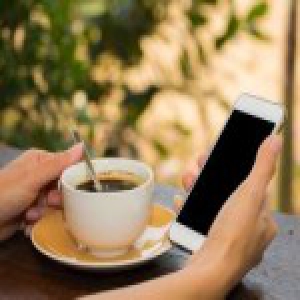 女子连Wi-Fi上网刷剧 结果收到上千元话费单