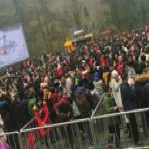 数千人元旦夜被困西岭雪山 孕妇严寒中等两小时