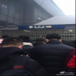 今晨北京地铁房山线列车因大雾降速 确保行驶安全