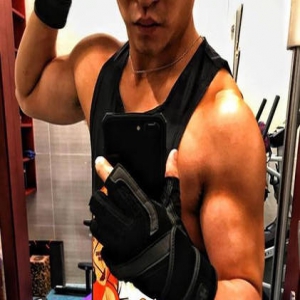 要转行？曹云金恋爱后健身秒变肌肉男