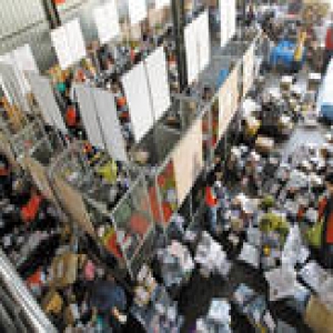 2016年全国快递数量达313.5亿件 业务收入4005亿元