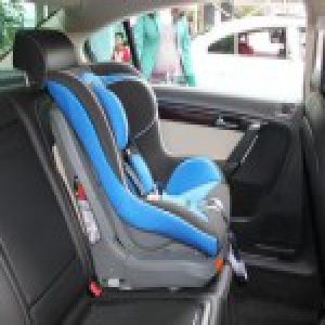 4岁男孩常在安全座椅上低头睡觉 致颈椎关节错位