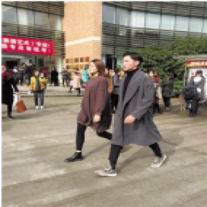 浙江理工大学时装表演专业昨天校考 一个个都是“大表姐刘雯”