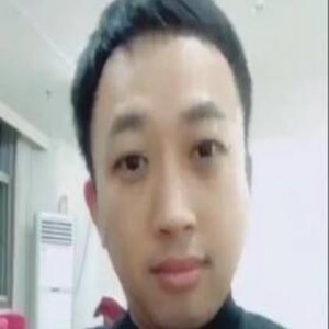 于正一年暴瘦30斤 变身小V脸的他起码年轻了十岁(图)