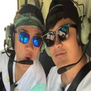 这是要上天？陈赫晒照为王祖蓝庆生：继续搞事情