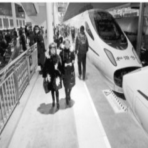 新疆铁路重联动车首发