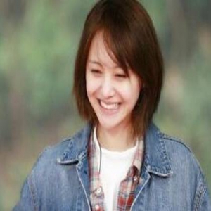 郑爽消失2个月露面了！全素颜亮相 吸引62万人搜美照