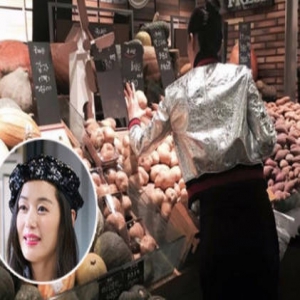 全智贤穿2.5万皮衣逛超市 买红薯也要挑挑选选