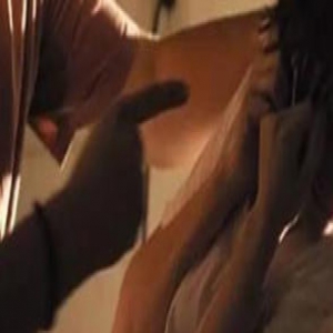 丈夫创业失败欠债15万 妻子搬砖还债却遭家暴