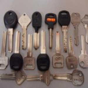 装修工私配钥匙卸走业主4扇门 价值5000多元