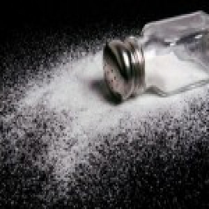 女子与合租室友因琐事产生口角 第二天食盐现异物