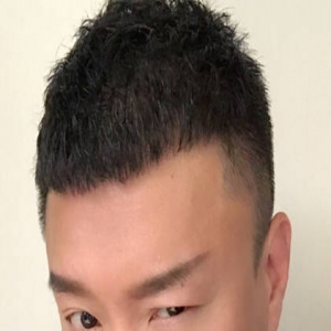 孙红雷早上被自己帅晕 遭网友吐槽：谁给你的勇气？