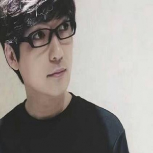 玖月奇迹王小海换发型 妻子王小玮秒变迷妹