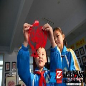 民间艺术走进邢台校园 600名小学生成“刻纸高手”