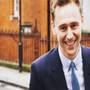 被批“自我陶醉” 抖森发文为金球奖说错话道歉