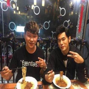 演唱会遇16年铁粉 周杰伦这么做真的好暖心