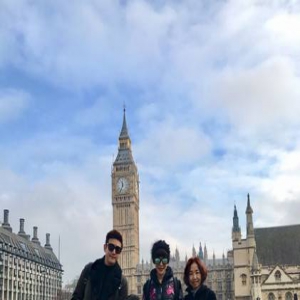 陆毅一家四口游伦敦 打开炫腿新模式