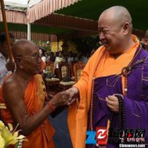 中国佛教协会访柬出席柬大宗派僧王生日法会