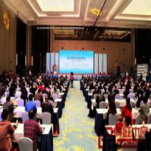 集古韵今摘得“2016年中国红木家具十大受欢迎品牌”