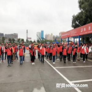 【网络媒体走转改】驿站的坚守者：温暖回家路